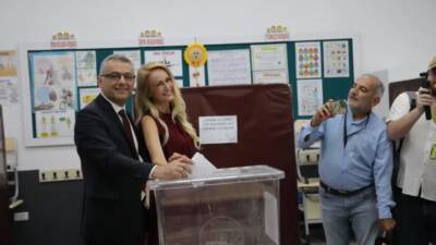 Kıbrıs’ın kuzeyinde yaşayan seçmenler, 19 Ekim Pazar günü sandık başına