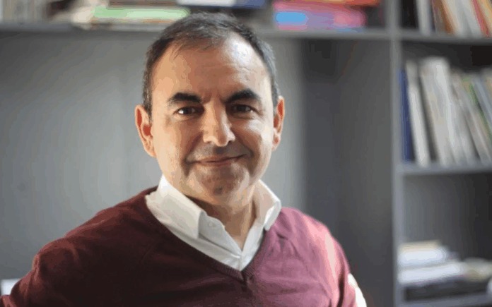 HDK soruşturmasında “örgüt üyeliği” suçlamasıyla yargılanan gazeteci Ercüment Akdeniz, 247