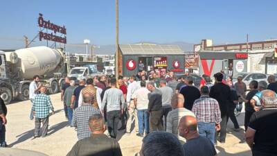 Hatay’ın Antakya ilçesinde bulunan Eski Otogar Prefabrik Çarşısı’nda faaliyet gösteren