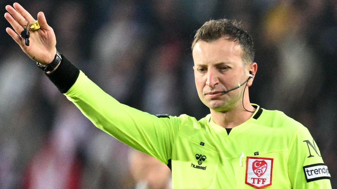 Trendyol Süper Lig’in 8. haftasındaki Galatasaray-Beşiktaş derbisinde hakem Yasin Kol