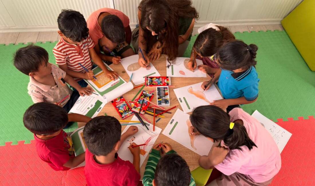 Depremlerden en çok etkilenen illerden biri olan Hatay’da Yeşilay, umut