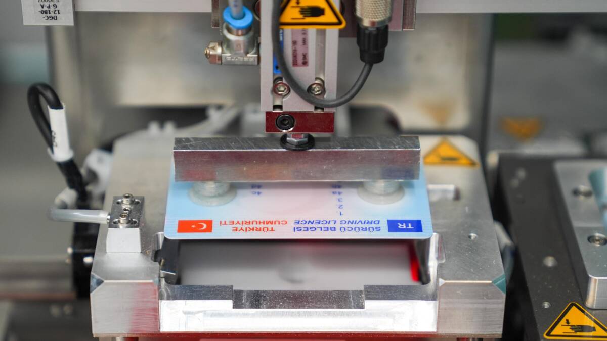 Eski Tip Ehliyetlerin Yenileme Süresi Doluyor Eski tip sürücü belgelerini kullanan 1 milyon 886 bin 619