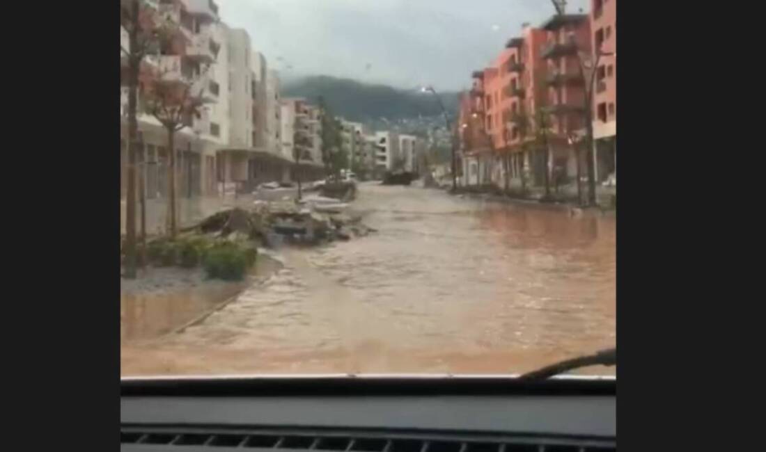 Bakan Kurum’un “Küllerinden doğan Hatay” paylaşımı, birkaç gün süren yağışla