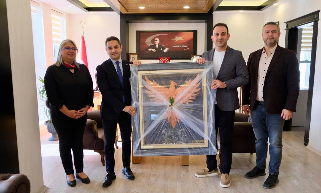 Depremin İzlerinden Doğan Sanat: Defne ipekçiliğinde “Anka Kuşu” Defne ipekçiliğinin bölgesel ve ulusal alanda en önemli temsilcilerinden biri