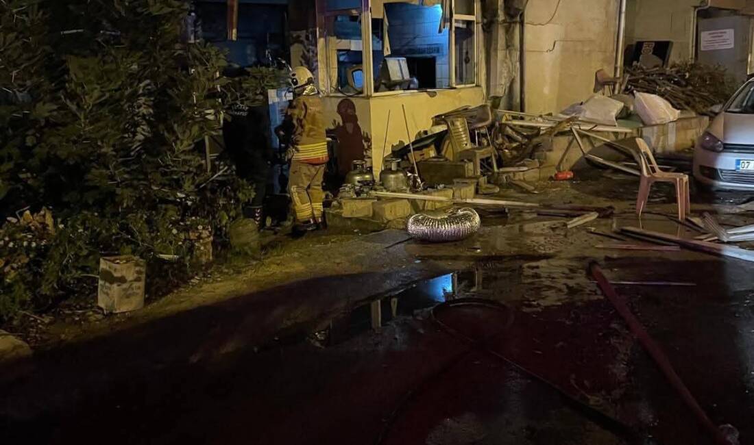 Hatay’ın Samandağ ilçesi Yeni Mahalle’de bulunan bir fırında akşam saatlerinde