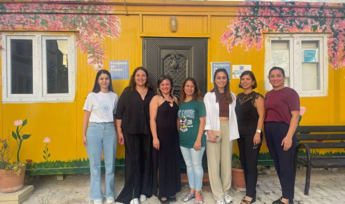 Hatay ve Mersin’de Kadın Danışma Merkezleri İçin Toplantı Düzenlendi Kadın Danışma ve Dayanışma Merkezleri için geliştirdiği minimum standartlar ve