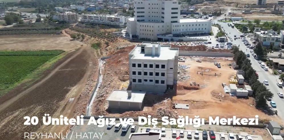 Depremin izlerinin silinmeye çalışıldığı Hatay’da sağlık altyapısı güçlendirilmeye devam ediyor.