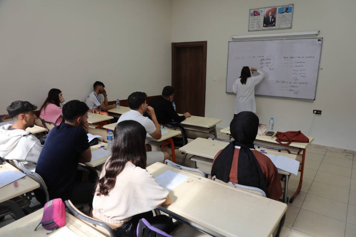 Hatay Büyükşehir Belediyesi, YKS ve LGS hazırlığındaki öğrencilere ücretsiz eğitim