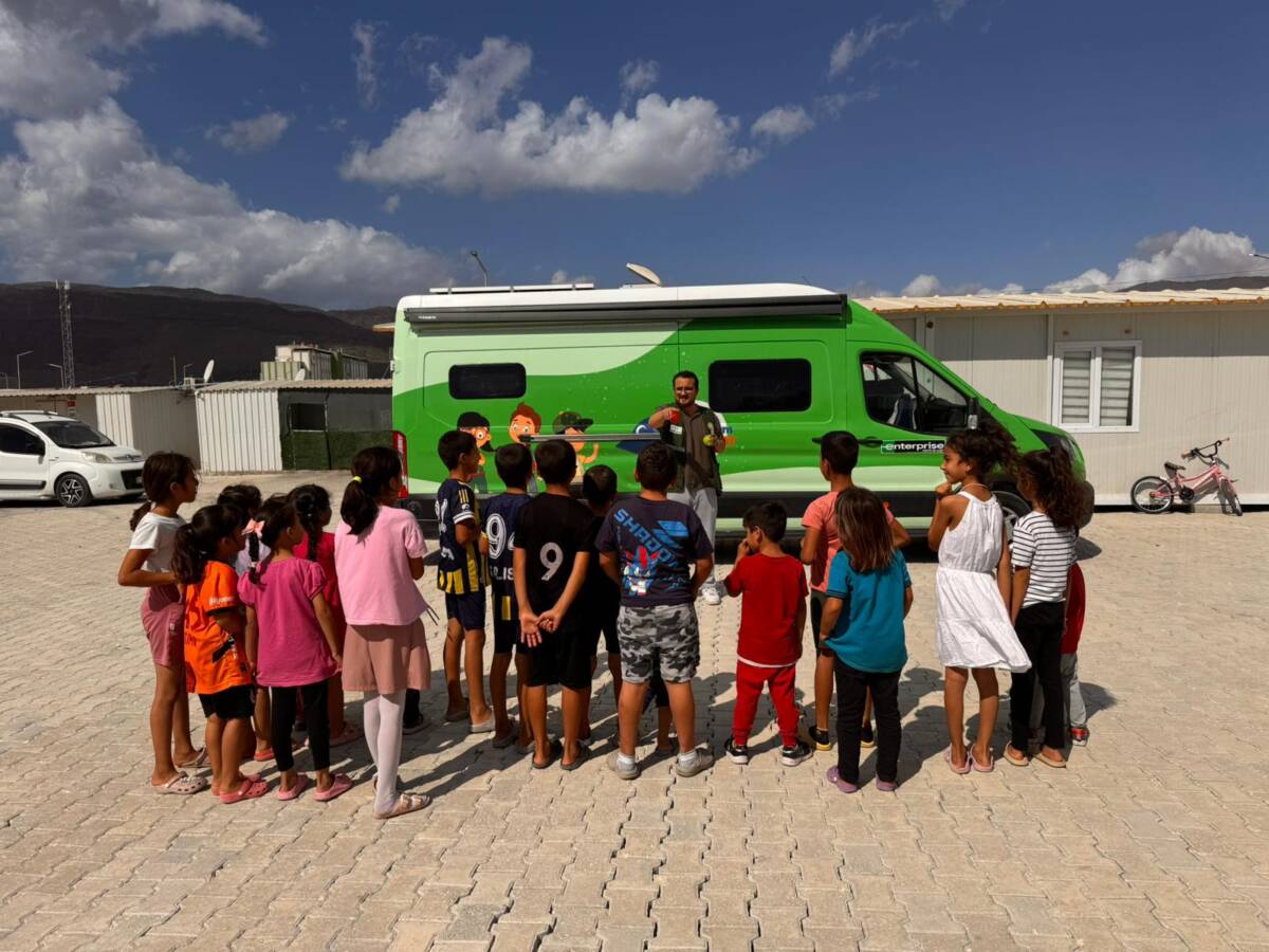 Hatay’da 6 Şubat 2023’te Kahramanmaraş merkezli depremlerin ardından yaşamını konteyner