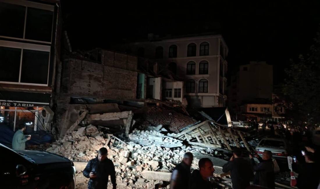 Afet ve Acil Durum Yönetimi Başkanlığı (AFAD), saat 22.48’de merkez