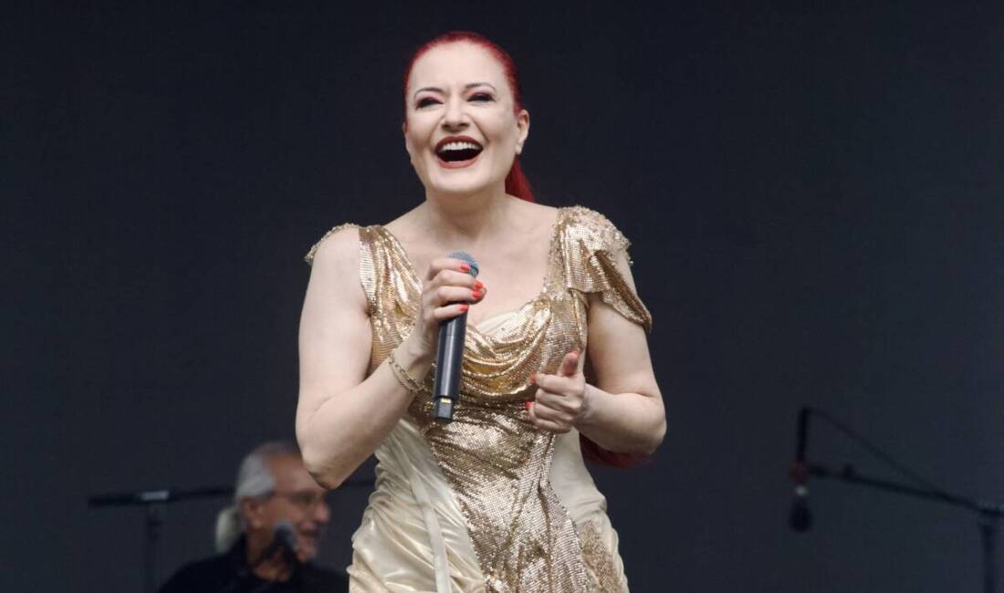 Candan Erçetin ruhu Hatay’a iyi geldi Türk müziğinin güçlü sesi Candan Erçetin, 30. sanat yılı turnesinin