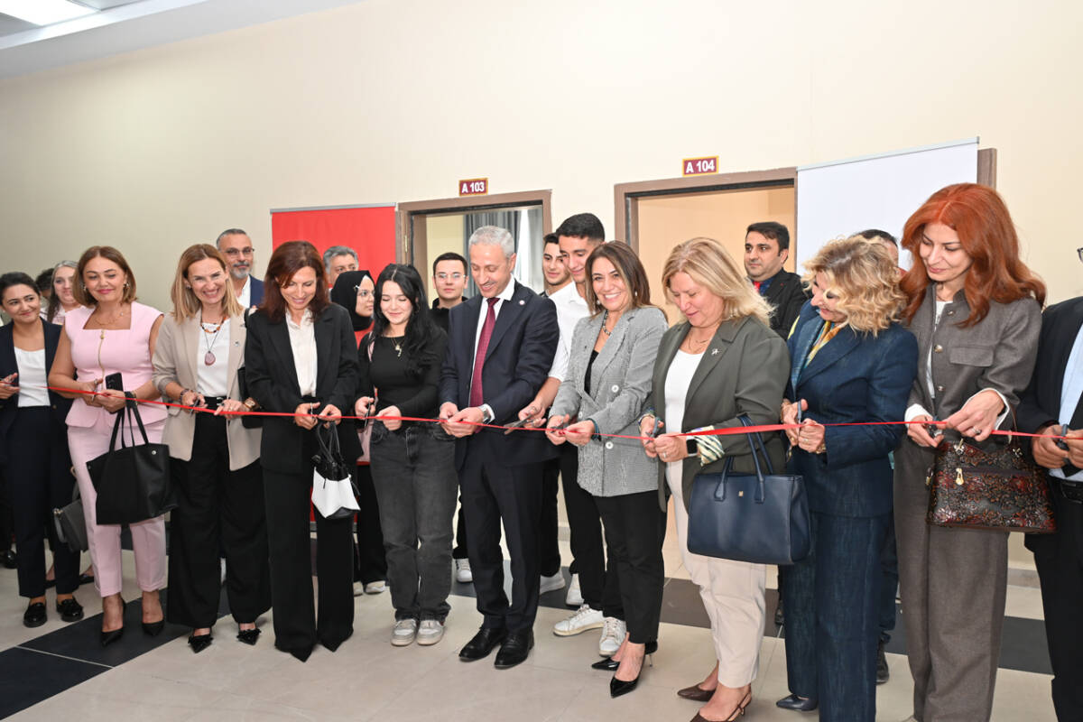 Hatay Mustafa Kemal Üniversitesi’ne (HMKÜ), Kadın İşveren ve Sanayiciler Derneği