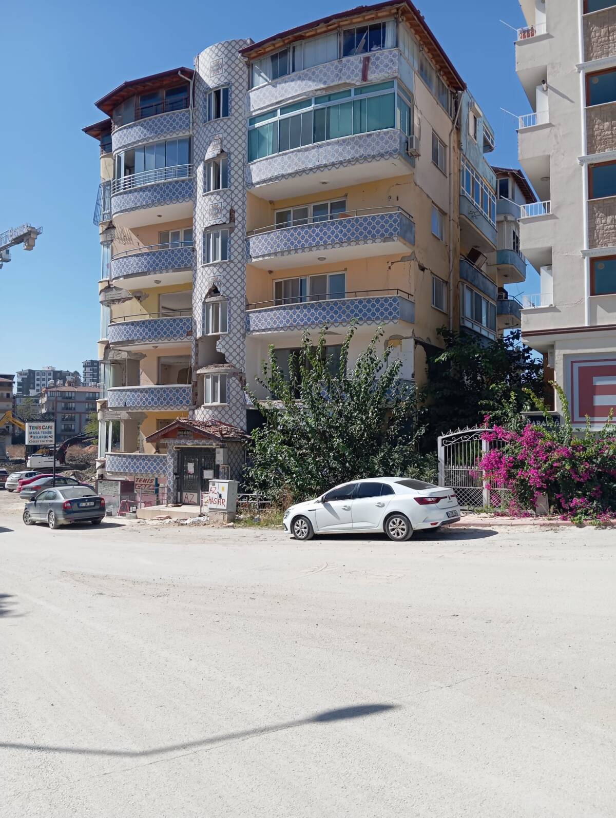 Hatay’ın Defne ilçesi Turunçlu Mahallesi sakini Enis Özel, 6 Şubat