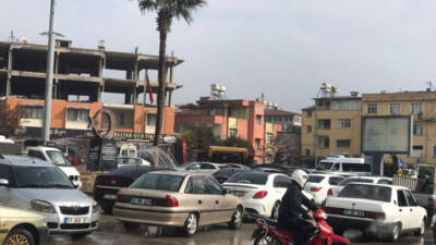 Depremin yaralarını sarmaya çalışan Hatay, plansız yol çalışmaları ve üç