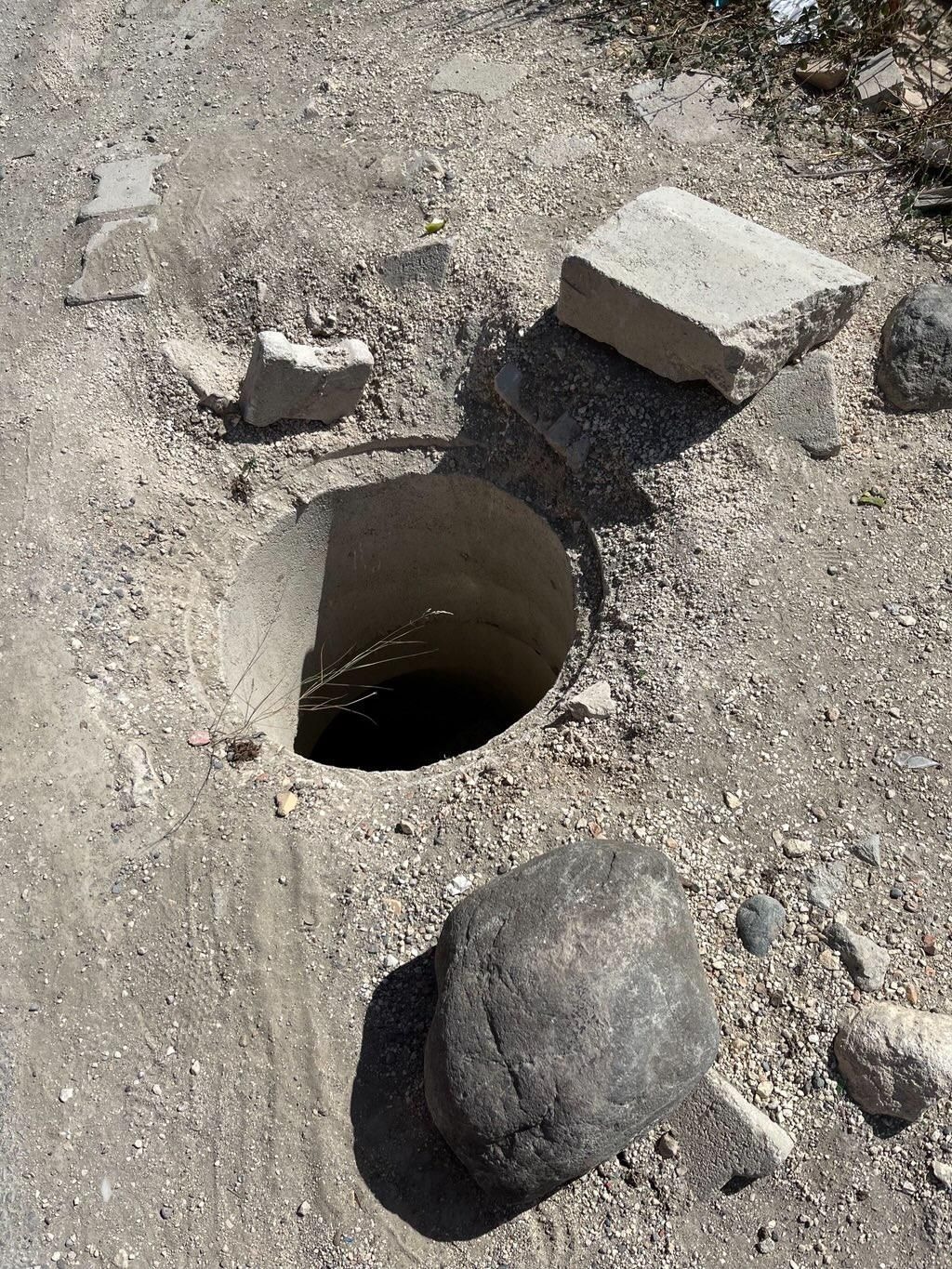 Antakya ve Defne ilçelerinde yürütülen üstyapı ve altyapı çalışmaları sırasında