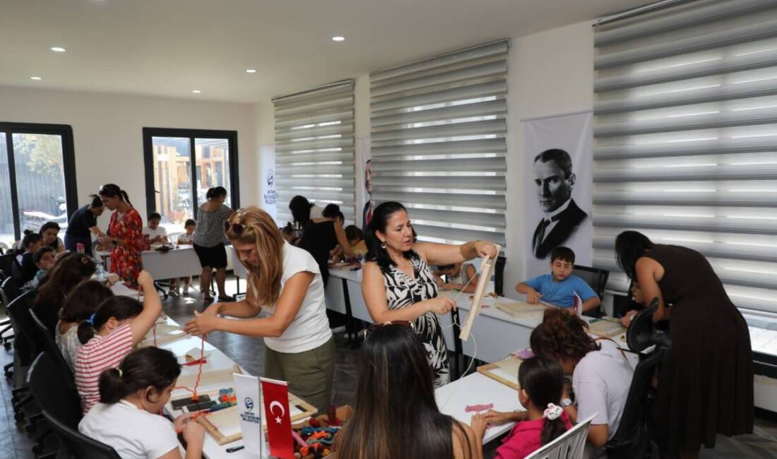 Unutulmaya yüz tutan el sanatlarına HBB’den destek Hatay Büyükşehir Belediyesi (HBB), kentin kültürel ve ekonomik olarak yeniden