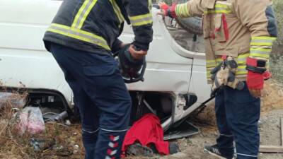 Antakya ilçesi Karlısu Mahallesi’nde meydana gelen trafik kazasında, seyir halindeki