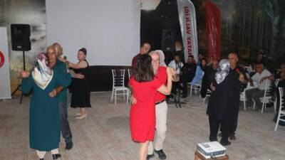 Hatay’da, 1 Ekim Dünya Yaşlılar Günü dolayısıyla huzurevi sakinlerini bir