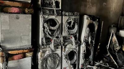 Hatay’ın merkez Antakya ilçesinde, bir beyaz eşya deposunda çıkan yangın,