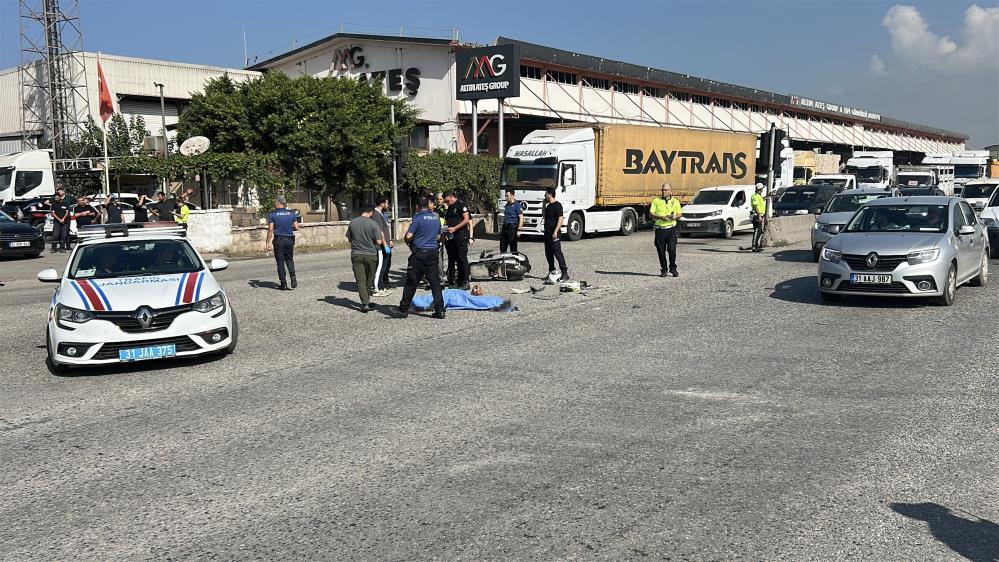 İskenderun’da meydana gelen trafik kazasında, bir motosiklet sürücüsü yaşamını yitirdi.