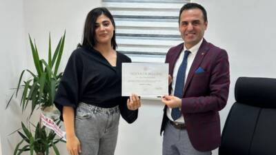 Antakya İlçe Sağlık Müdürlüğü, başarılı çalışmaları dolayısıyla iki diyetisyene teşekkür