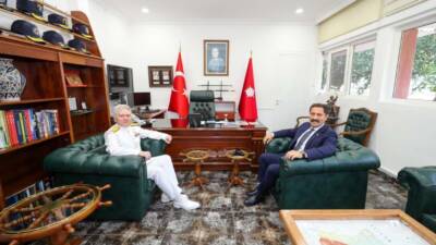Hatay Valisi Mustafa Masatlı, İskenderun Deniz Üs Komutanlığı’nı ziyaret ederek