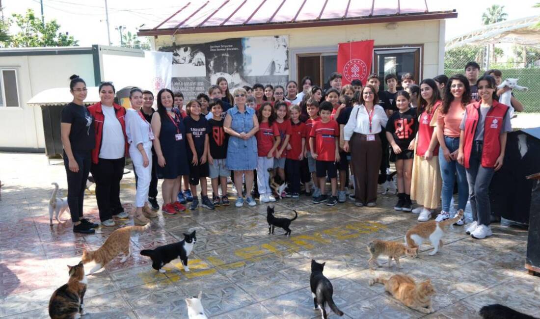 Hatay Vakıflar Bölge Müdürlüğü, Dünya Hayvanları Koruma Günü dolayısıyla düzenlediği