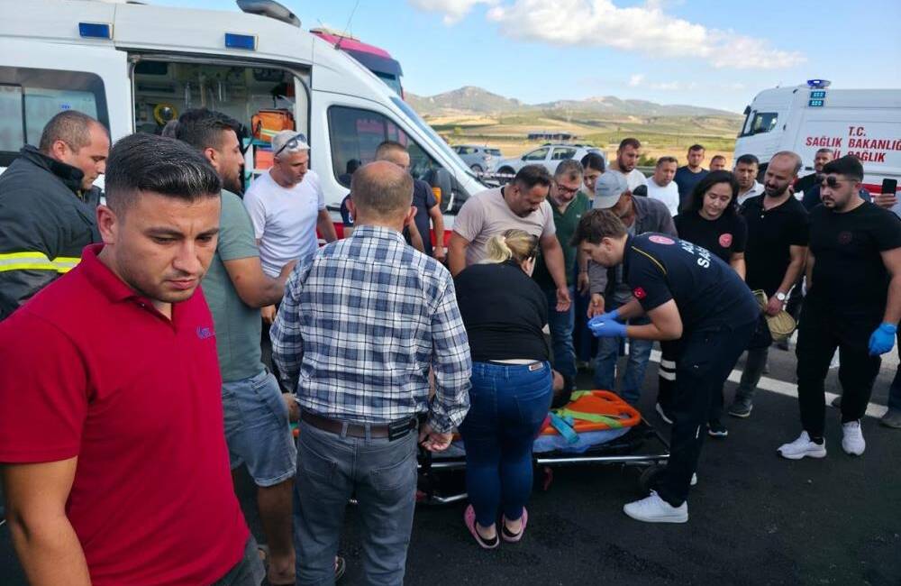 Erzin’de İskenderun-Adana otoyolu serbest bölge mevkiinde meydana gelen kazada, hafif