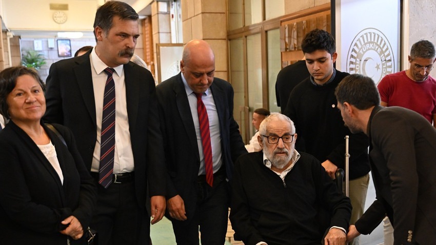 Anayasa Mahkemesi’nin üç kez “tahliye edin” kararına rağmen hâlâ cezaevinde