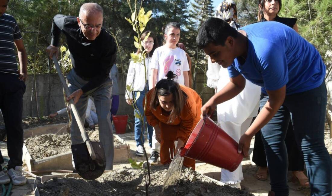 Antakya Belediye Başkanı İbrahim Naci Yapar, Ekinci Özel Eğitim Meslek