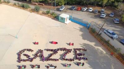 Hatay’ın Belen ilçesinde ortaokul öğrencileri, Filistin’e destek olmak için okul