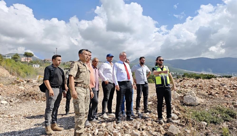 İskenderun Akarca’da 262 Yeni Konutun Temeli Atıldı Asrın felaketinin ardından yeniden yapılanma sürecine hız veren Hatay’da, İskenderun