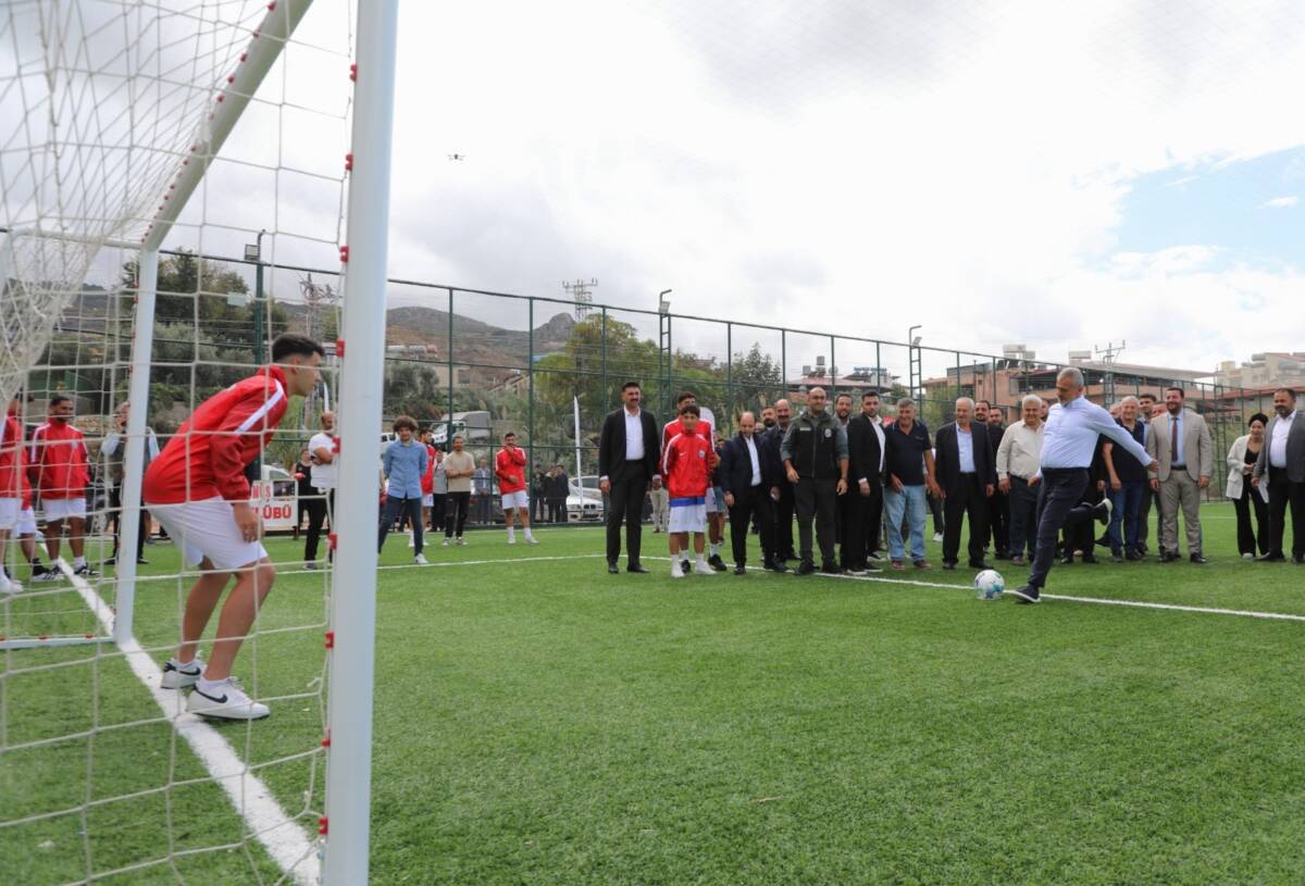 Hatay Büyükşehir Belediye Başkanı Mehmet Öntürk, Samandağ Tekebaşı Mahallesi’nde yapımı