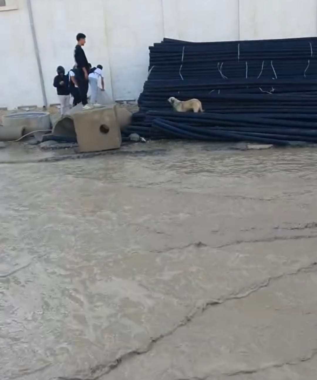Hatay’ın Antakya ilçesinde sabah saatlerinde kaydedilen görüntüler, kentin altyapı sorunlarını