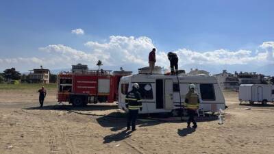 Hatay’ın Arsuz ilçesinde sahil kenarında park halindeki bir karavanda çıkan