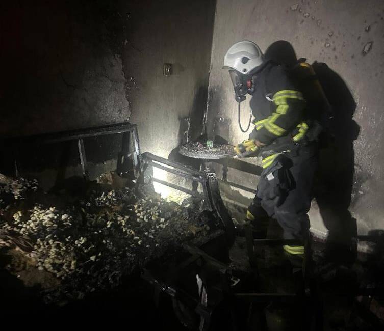 Samandağ’da çıkan yangın sonucu bir müstakil ev tamamen yandı; can