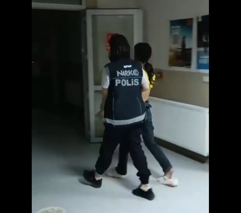 Hatay Emniyet Müdürlüğü ekipleri, kent genelinde aranan şahısların yakalanmasına yönelik