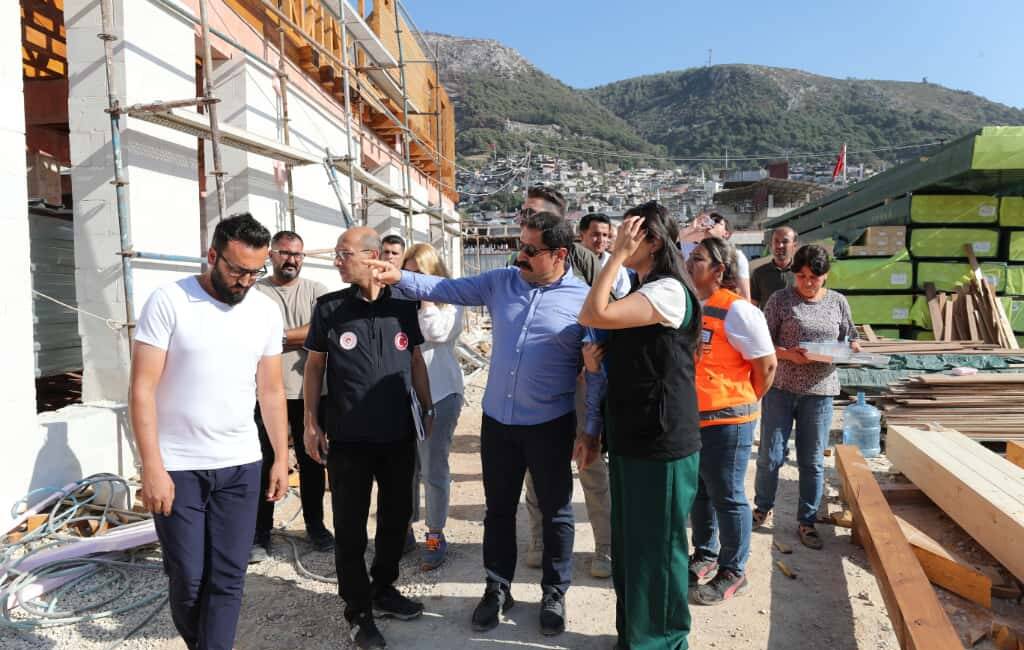 Hatay Valisi Mustafa Masatlı, Antakya merkezinde inşaatı devam eden Ayakkabıcılar