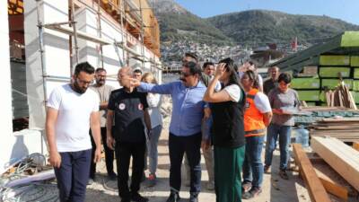 Hatay Valisi Mustafa Masatlı, Antakya merkezinde inşaatı devam eden Ayakkabıcılar