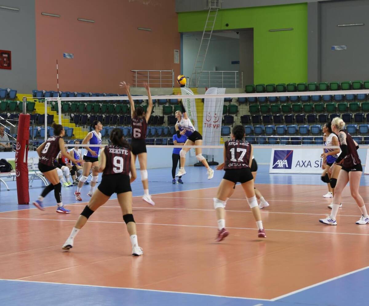 KADIN VOLEYBOLCULAR KONYA’DA 3-0 GALİP Hatay Kadın Voleybol Spor, ligin