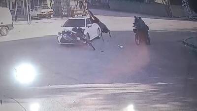 Hatay’ın Payas ilçesinde otomobil ile motosikletin çarpışması sonucu meydana gelen