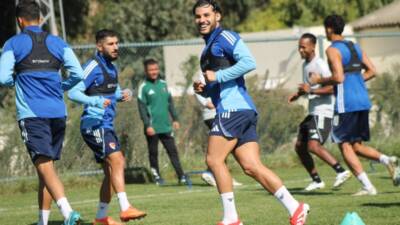 Hatayspor kulübü futbolcuları, 6 Şubat depreminden bu yana geçen 32