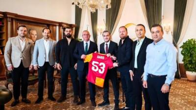  Hatay Galatasaray Taraftar Derneği yönetimi, Galatasaray sevdasıyla bilinen İskenderun Kaymakamı