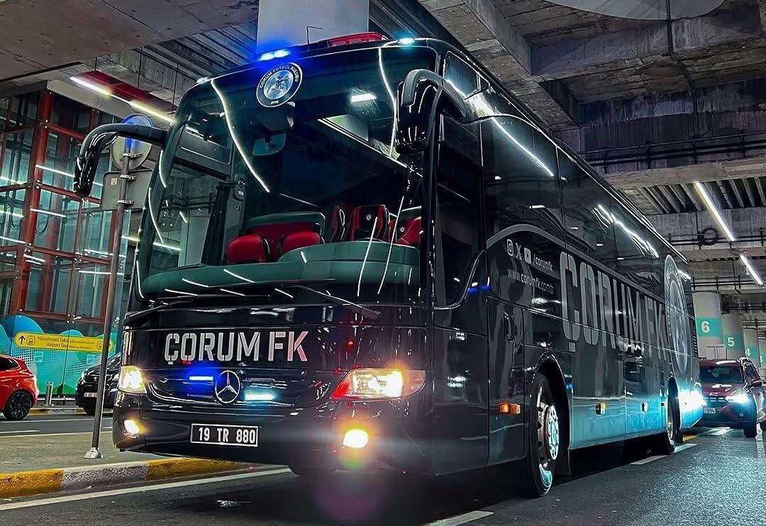 &nbsp; Hatayspor’un bugünkü rakibi Çorumspor FK, Mersin deplasmanına uçakla geldi.