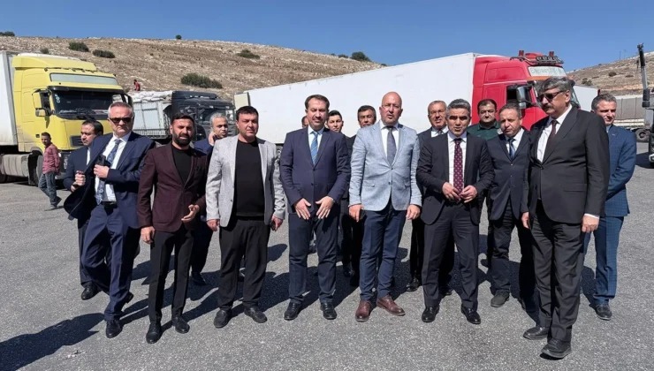 Hatay’ın Reyhanlı ilçesindeki Cilvegözü Gümrük Kapısı, Türkiye ile Suriye arasında