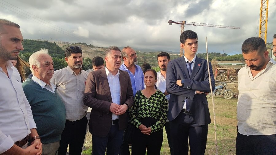 Hatay’ın Samandağ ilçesi Kurtderesi Mahallesi’nde tapuları iptal edilen ve arsaları