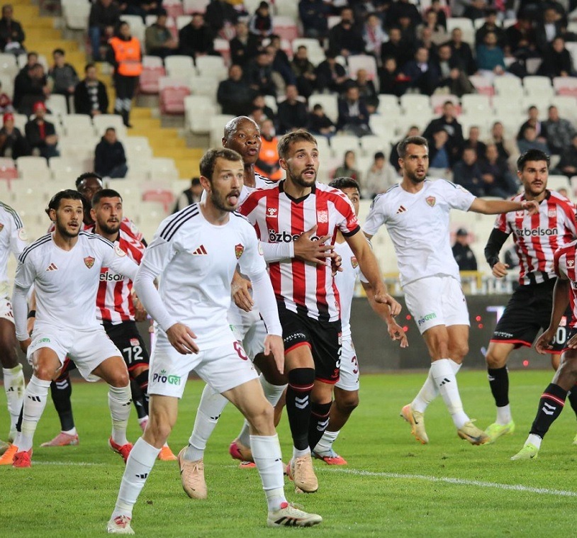 Hatayspor’un Sivasspor deplasmanında son dakikada yediği golle galibiyeti elinden kaçırması,