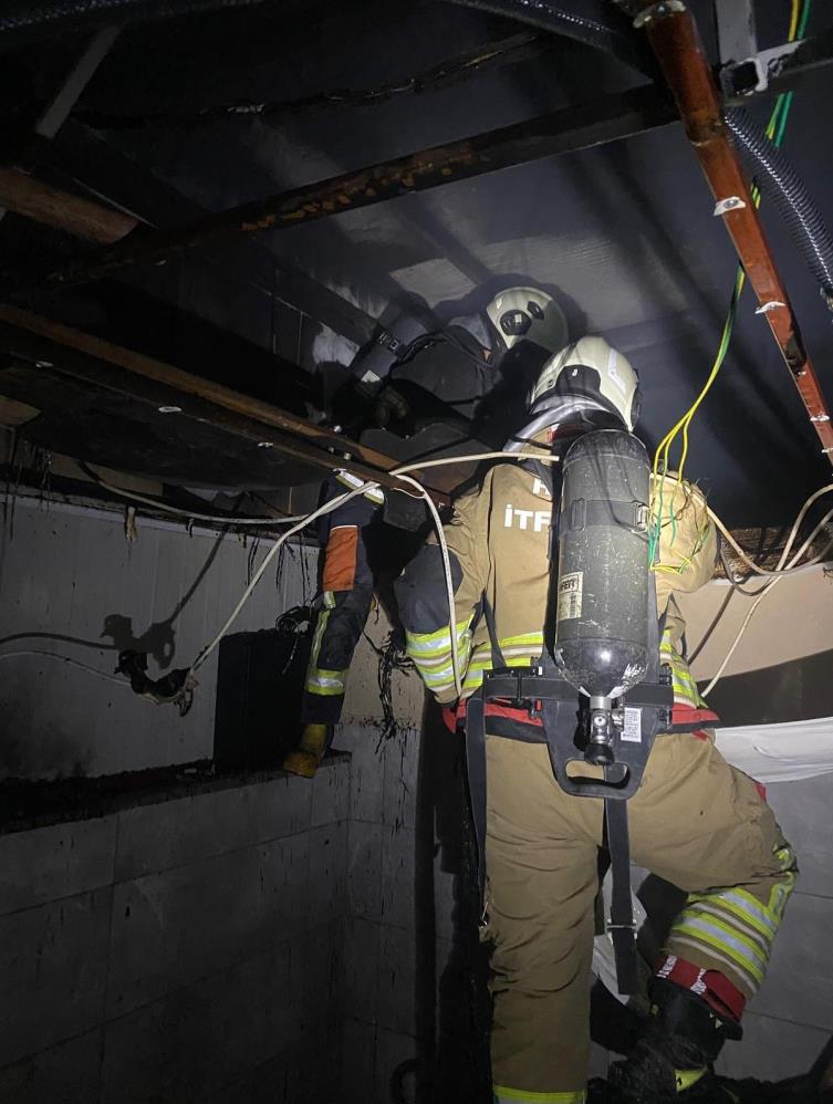 Antakya’da fırın yangını korkuya yol açtı Hatay’ın Antakya ilçesinde bir fırında çıkan yangın, itfaiye ekiplerinin hızlı