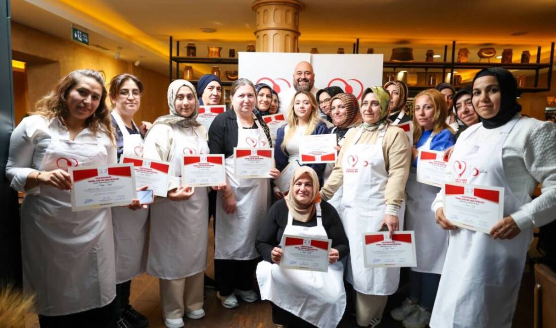 Kahramanmaraş’tan gelen 20 depremzede kadın, Türk Kızılay’ın İstanbul’da ünlü şeflerin