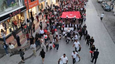 Hatay’ın Dörtyol ilçesinde Portakal Çiçeği Anaokulu öğrencileri, Cumhuriyet’in 102. kuruluş